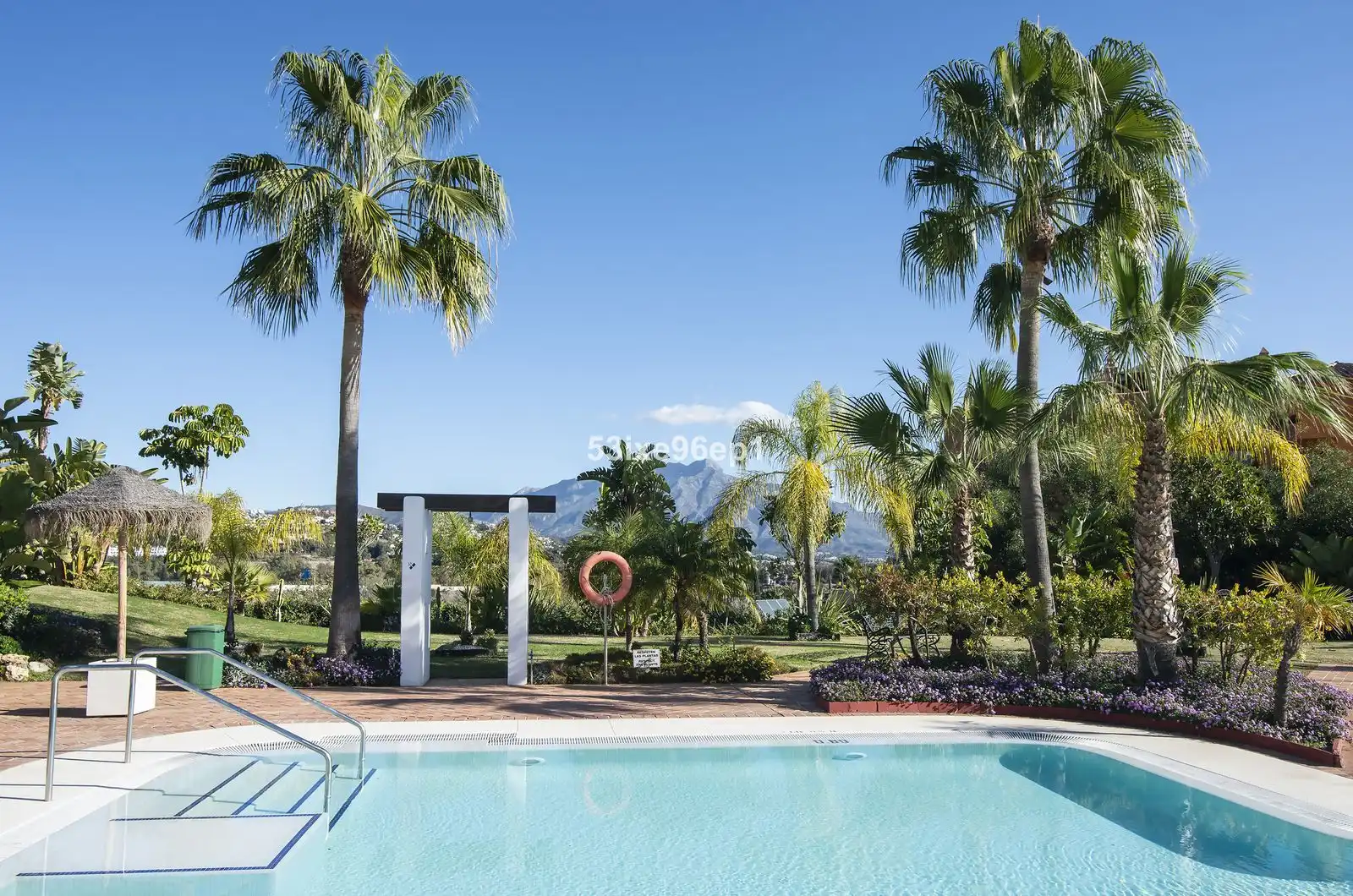 Jardí de Apartament en venda en Benahavís amb Traster, Moblat i Piscina comunitària