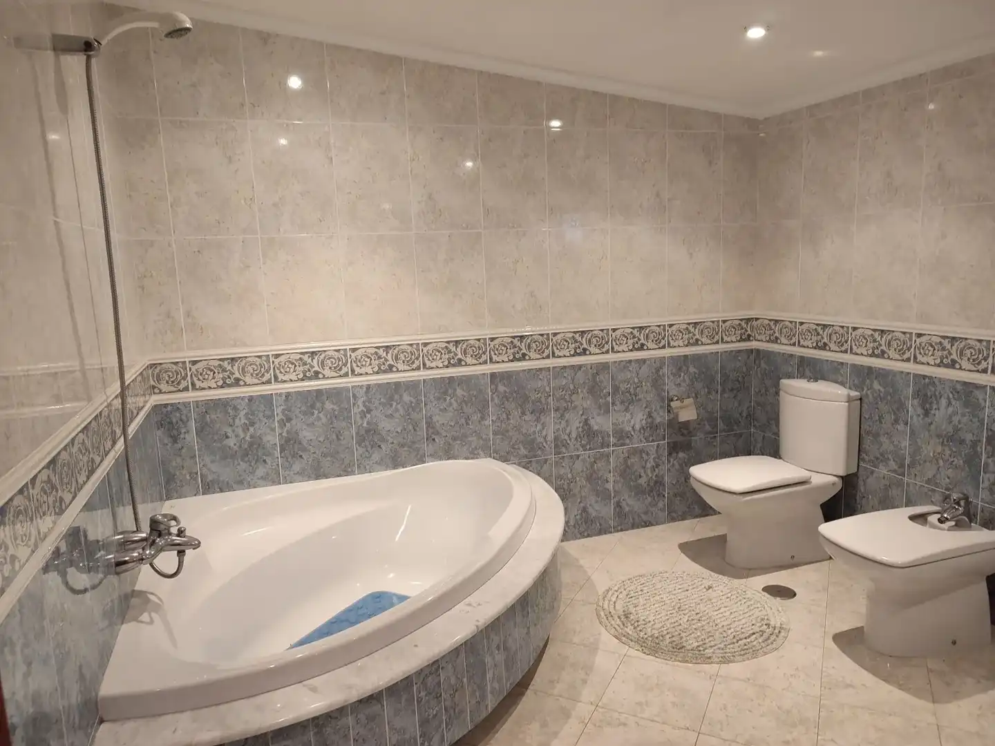 Baño de Casa o chalet en venta en Oroso con Calefacción, Terraza y Trastero
