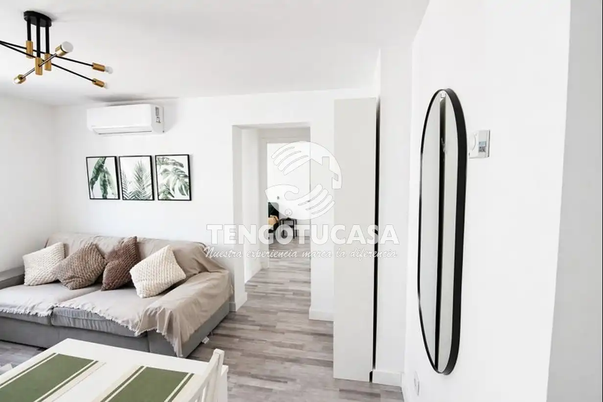 Living room of Flat for rent in Madrid  with Air Conditioner, Heating and Furnished