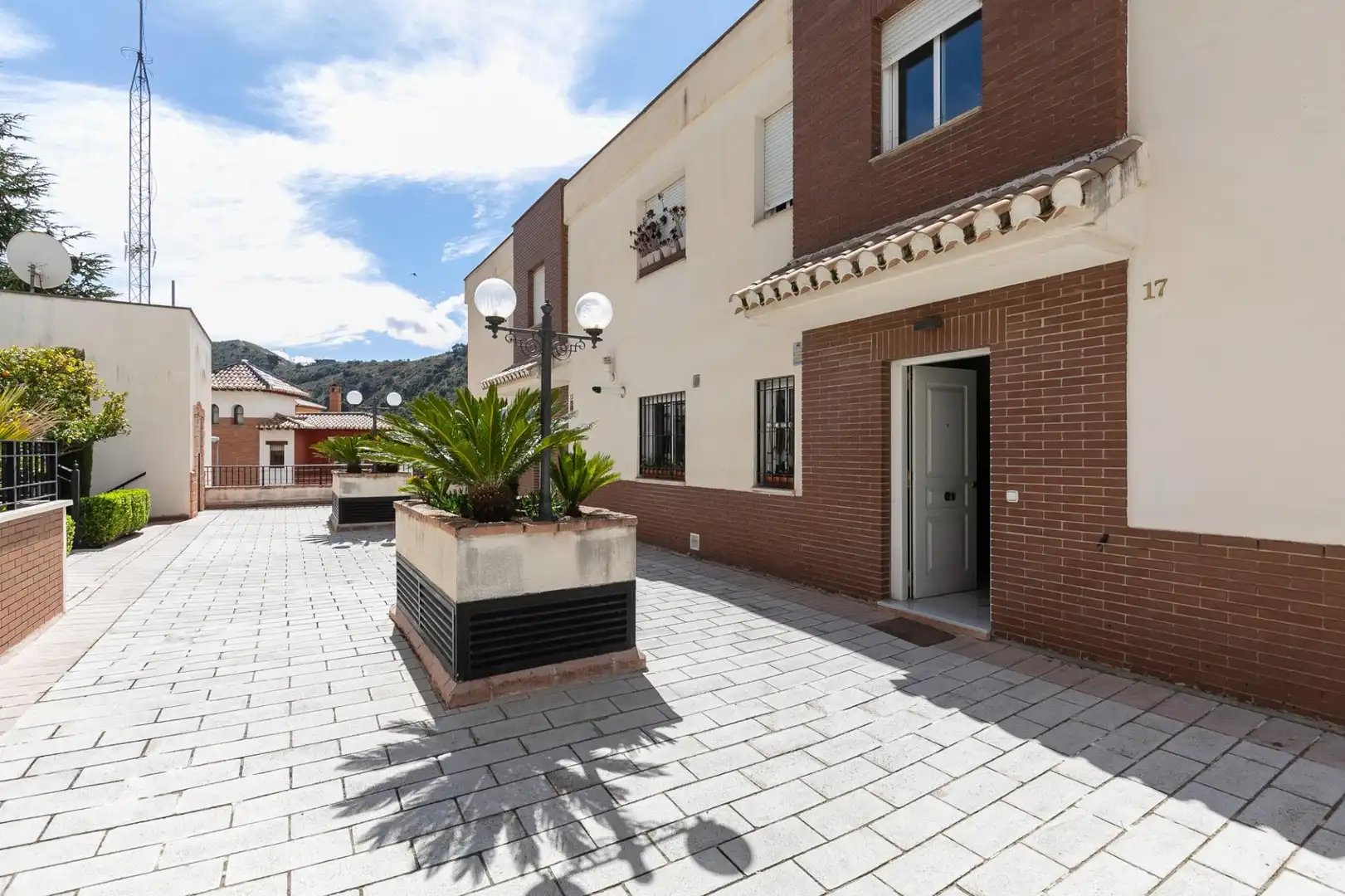 Exterior view of Houses for sale in Granada  with Air Conditioner, Heating and Terrace