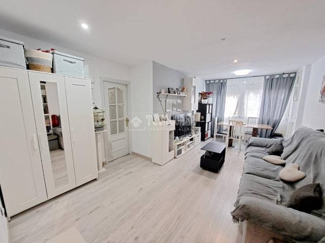 Piso en Venta en Reyes