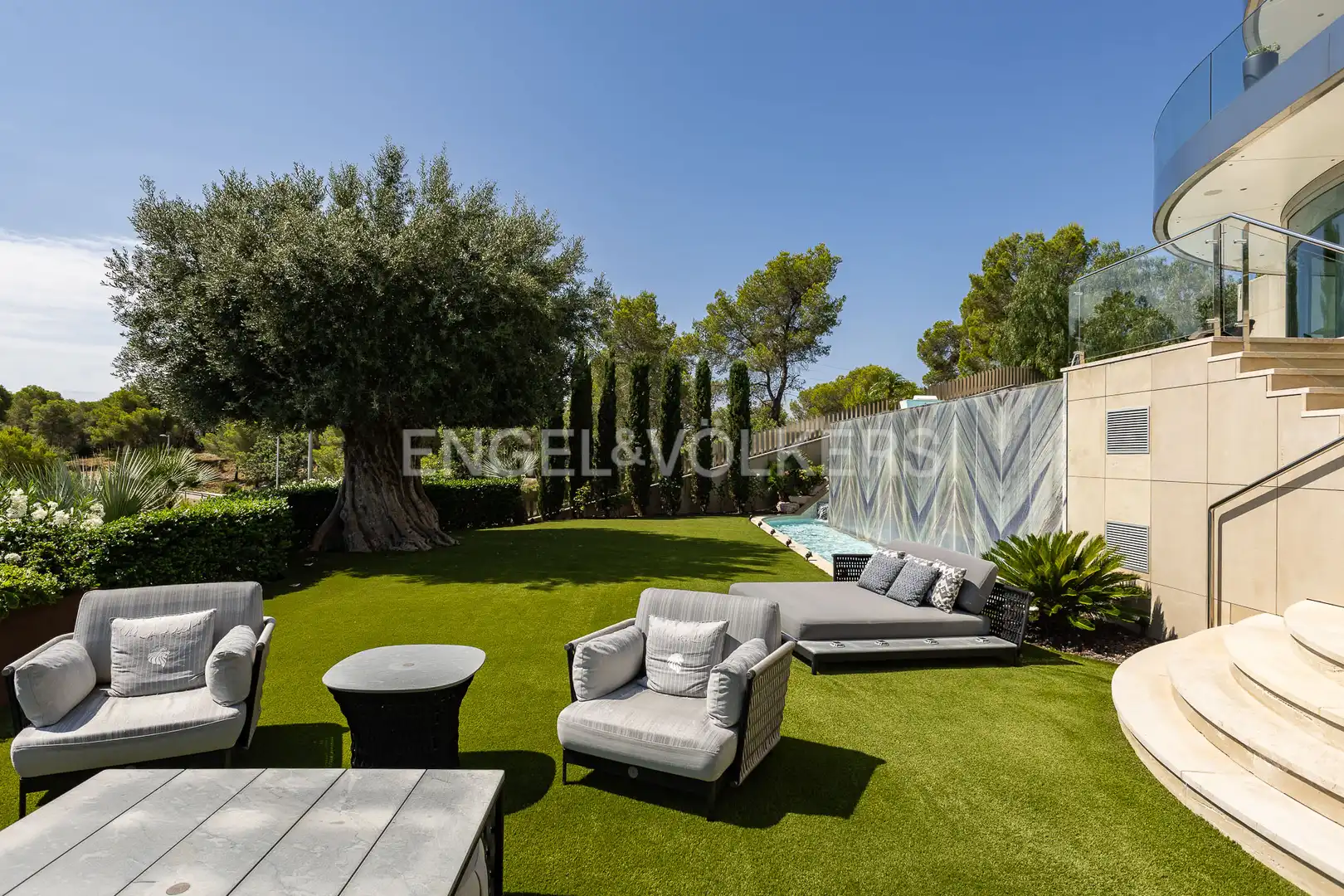 Terrassa de Casa o xalet en venda en Sitges amb Aire condicionat, Calefacció i Jardí privat