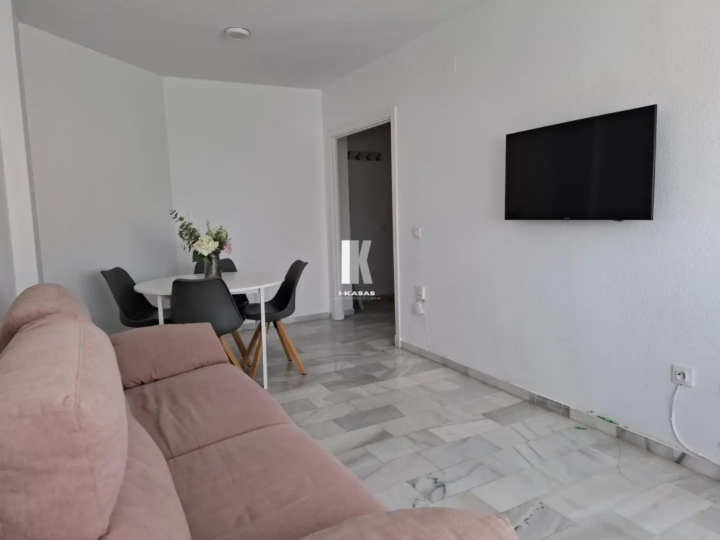 Apartamento con ascensor en alquiler en INGENIERO ANGEL MAYO, imagen 3