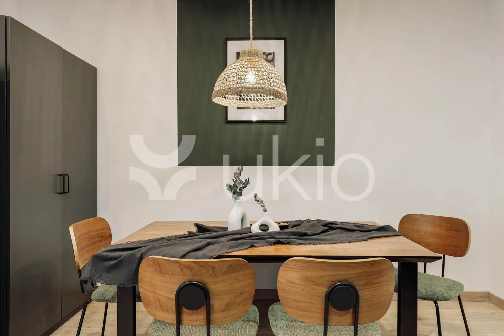 Menjador de Apartament de lloguer en Barcelona amb Aire condicionat, Calefacció i Moblat