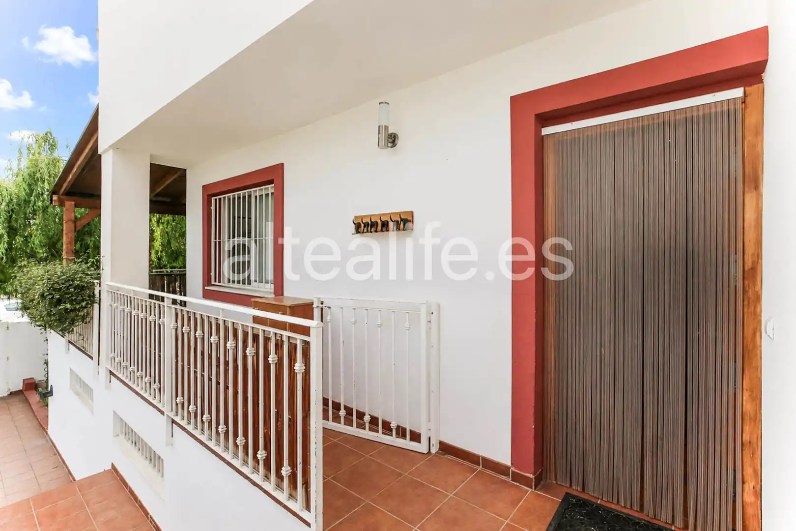 Vista exterior de Casa adosada en venta en La Nucia con Aire acondicionado, Jardín privado y Terraza