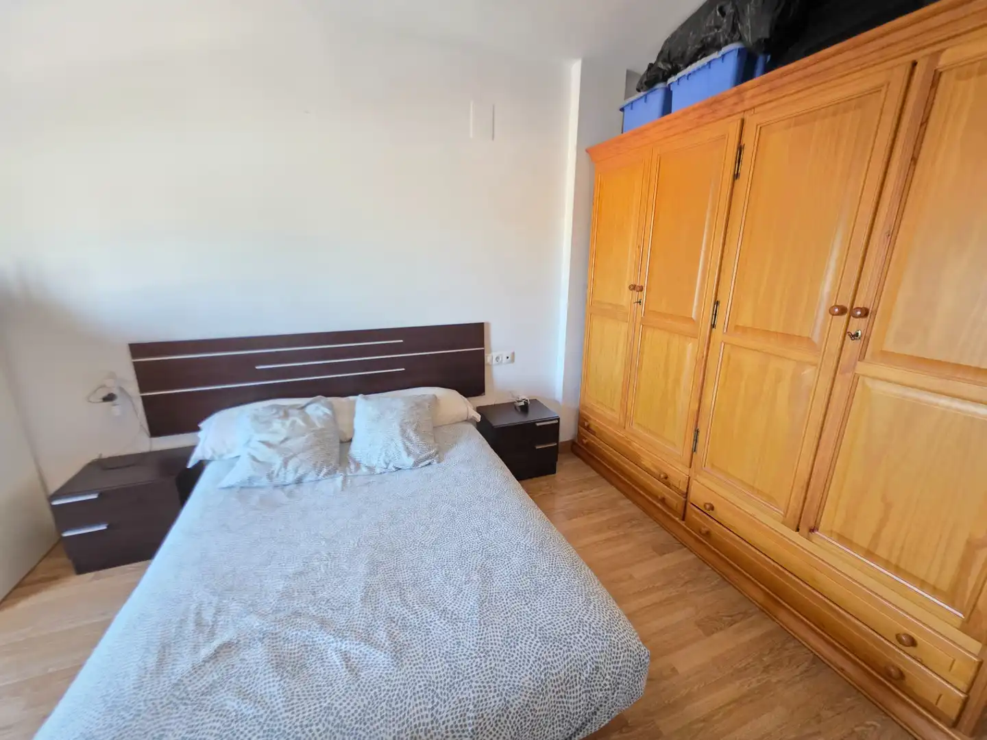 Habitación de Piso en venta en La Zubia con Calefacción, Parquet y Amueblado