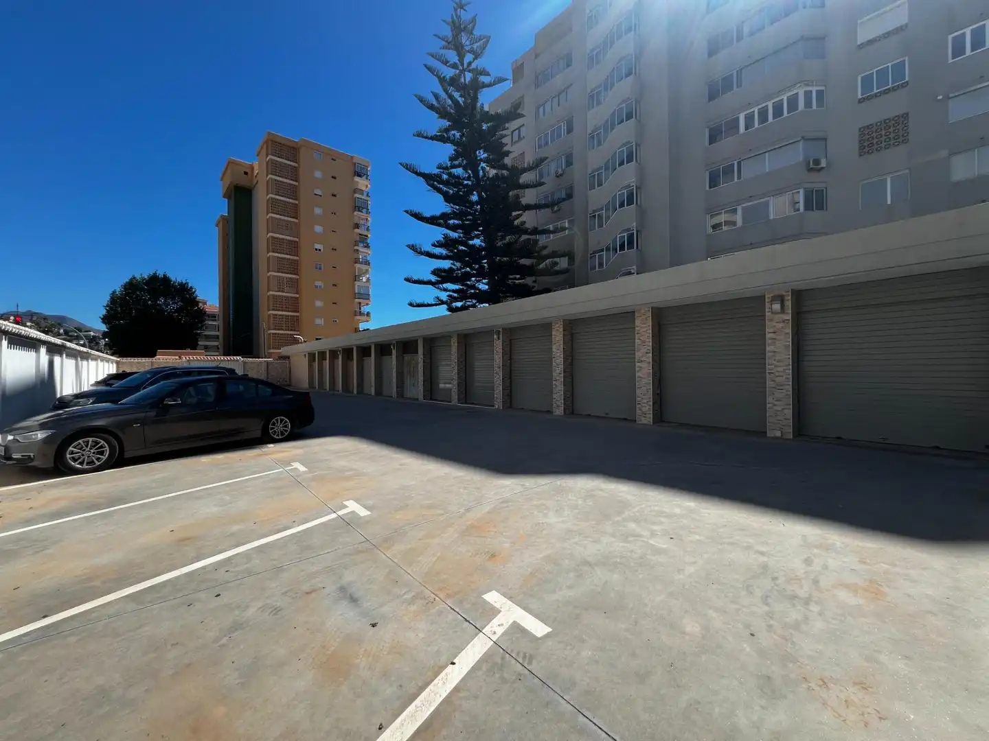 Aparcament de Apartament en venda en Fuengirola amb Aire condicionat, Terrassa i Piscina comunitària