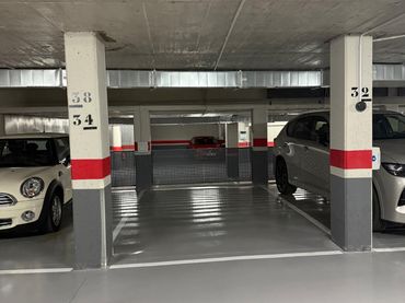 Single parking space with lift to rent in Plaza de Santo Domingo