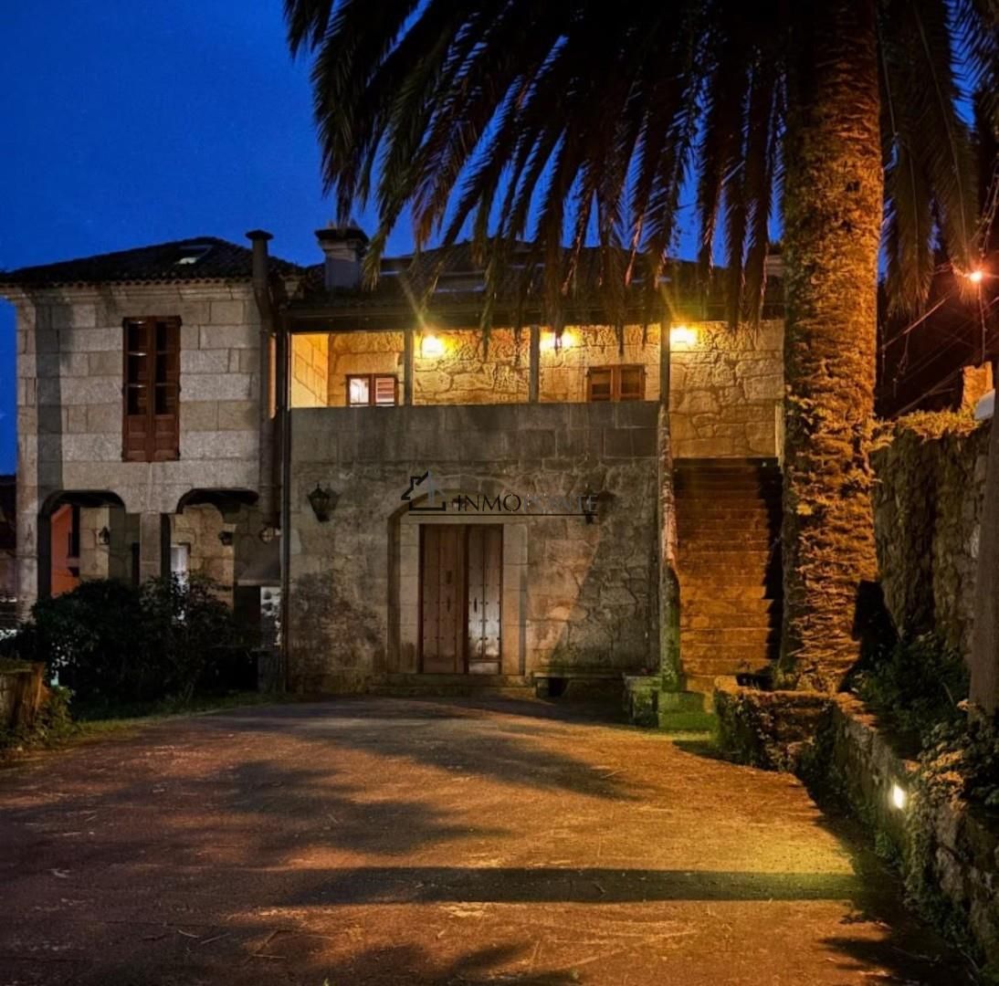 Vista exterior de Casa o xalet en venda en Pontevedra Capital  amb Jardí privat