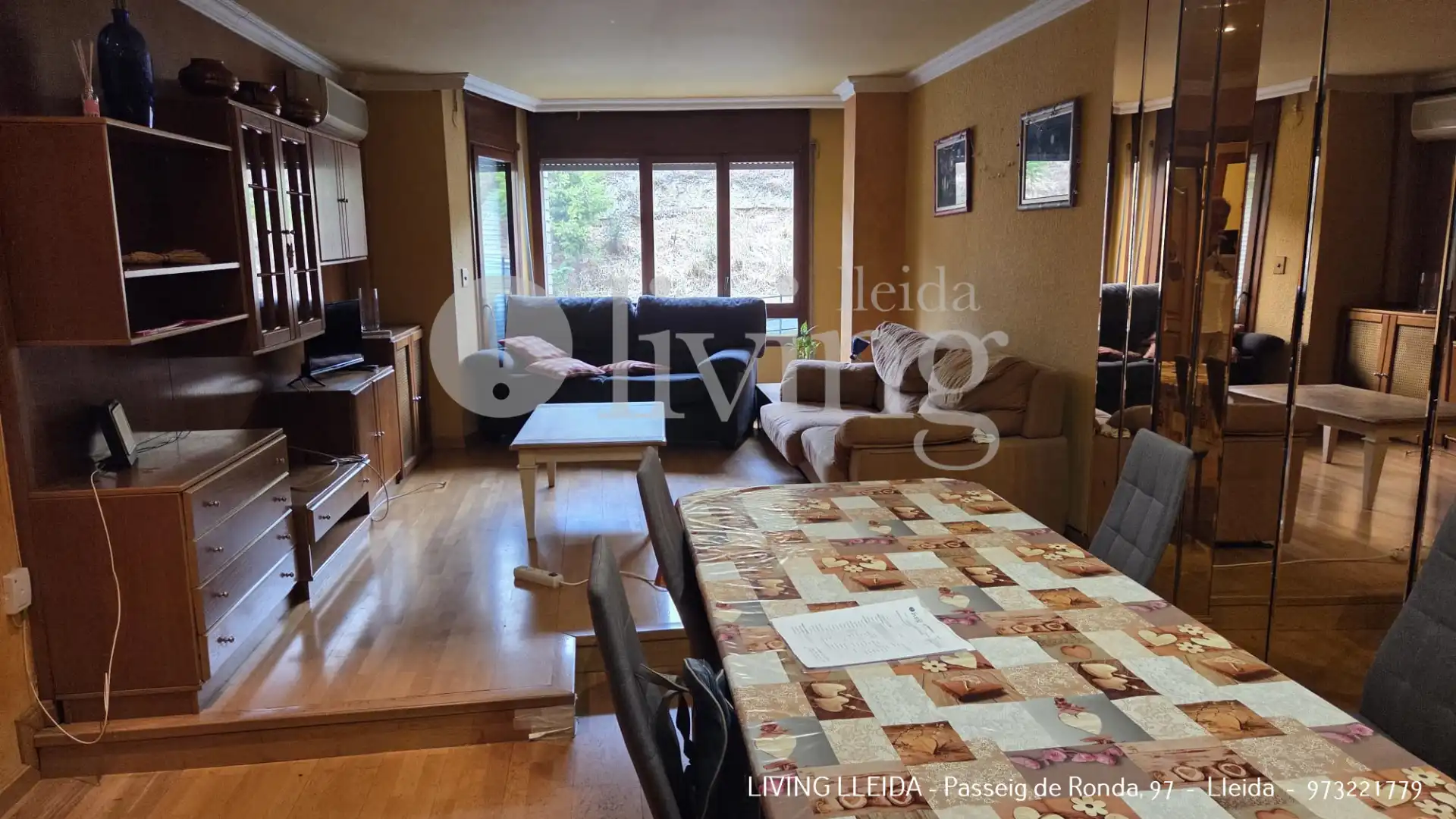 Living room of Flat for rent in Lleida  with Air Conditioner, Heating and Parquet flooring
