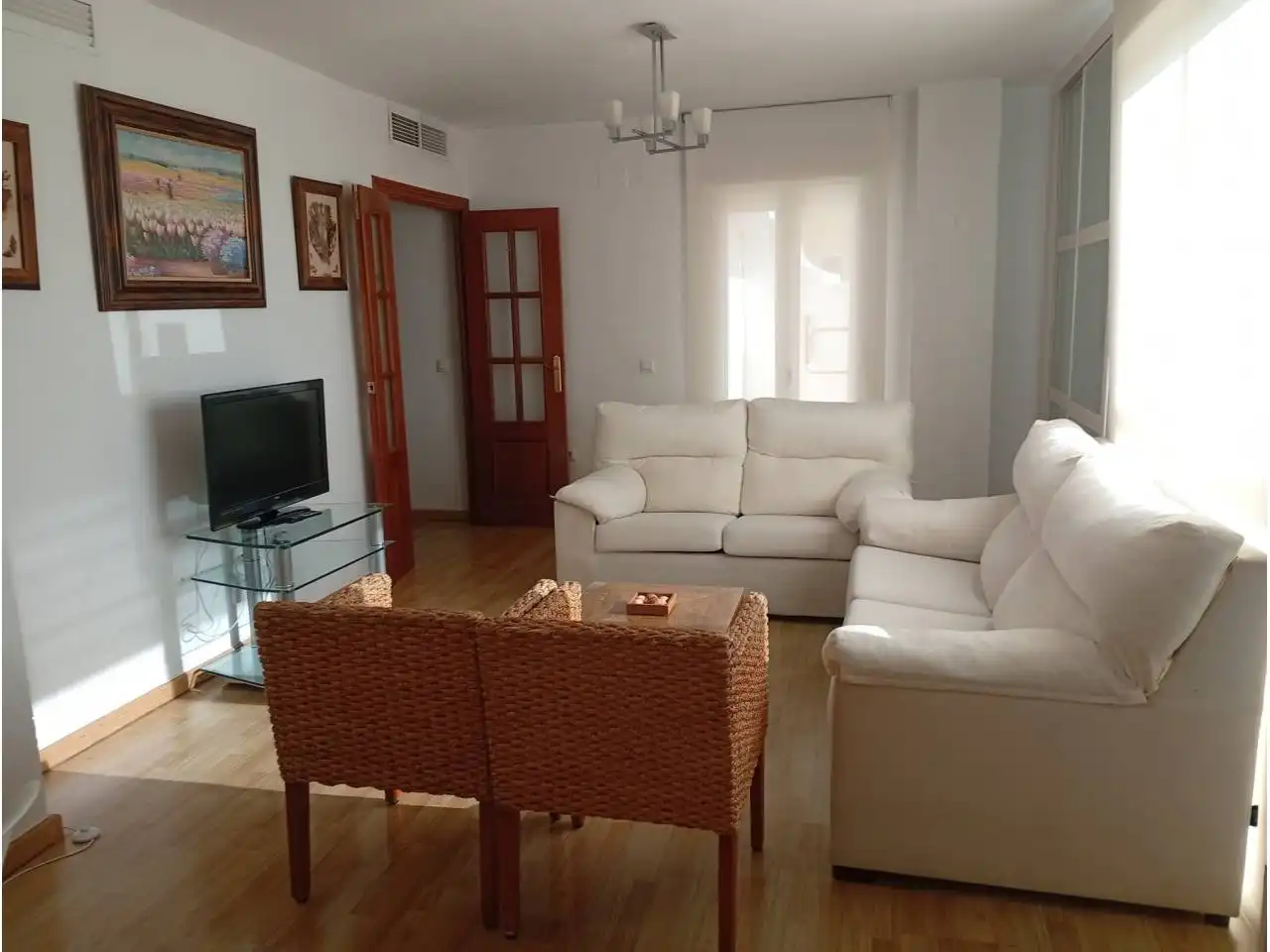 Sala d'estar de Pis de lloguer en Jerez de la Frontera amb Aire condicionat, Calefacció i Terrassa