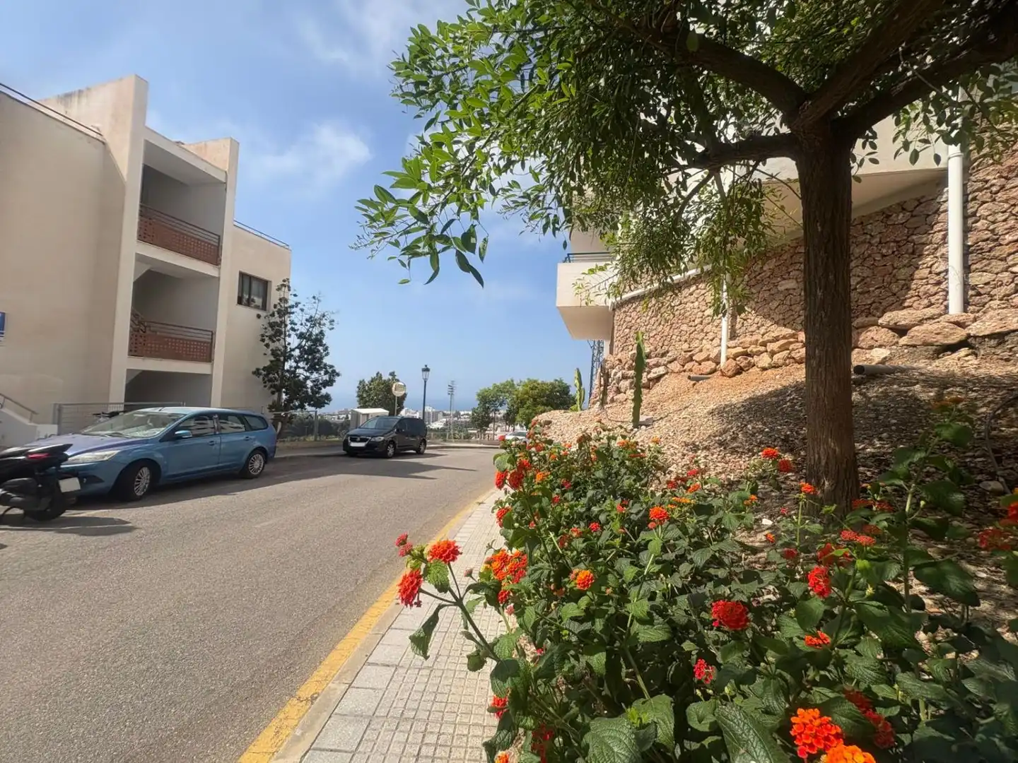 Vista exterior de Piso en venta en Nerja con Calefacción, Terraza y Trastero