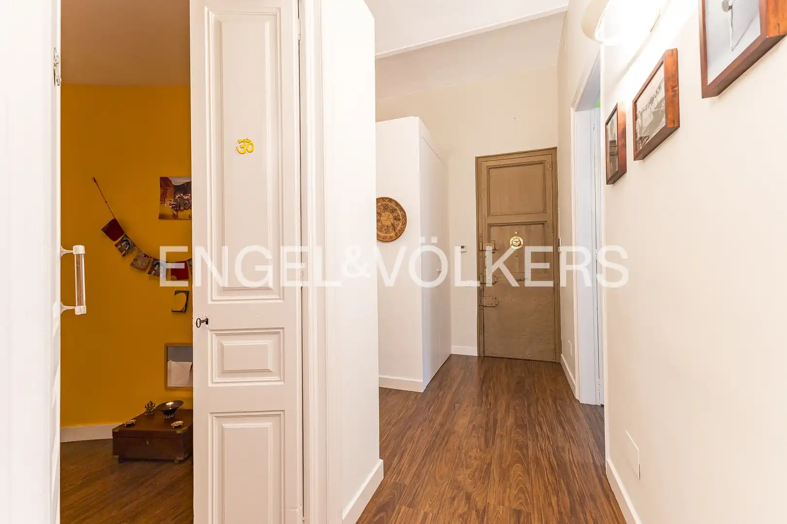 Flat for sale in Barcelona  with Air Conditioner, Heating and Balcony