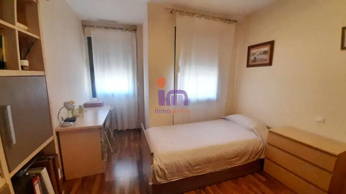 Habitación de Casa o chalet en venta en Valdepeñas con Aire acondicionado, Calefacción y Jardín privado