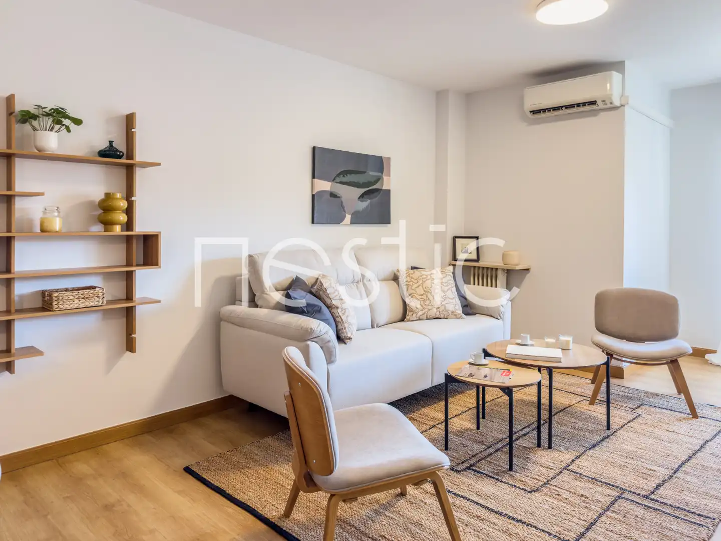Sala d'estar de Apartament de lloguer en Madrid amb Aire condicionat, Calefacció i Moblat
