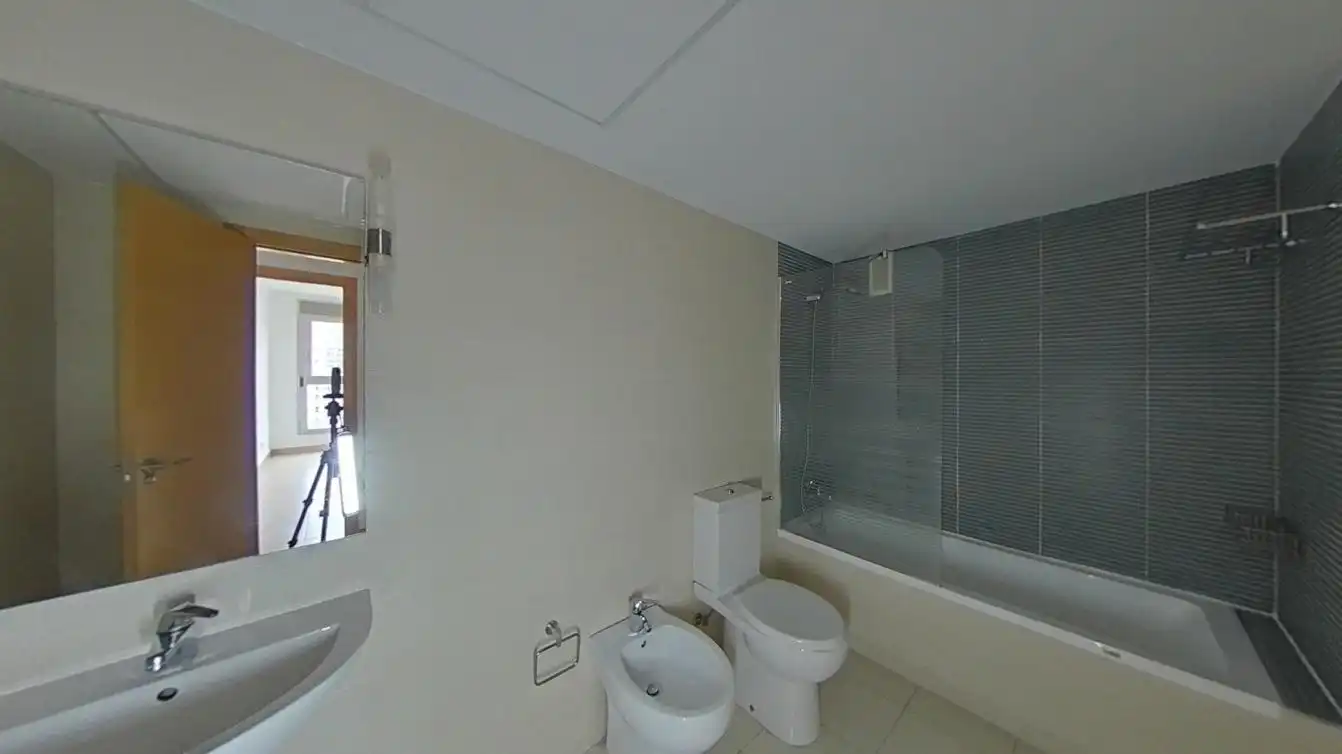 Baño de Piso en venta en Alicante / Alacant con Aire acondicionado, Calefacción y Piscina