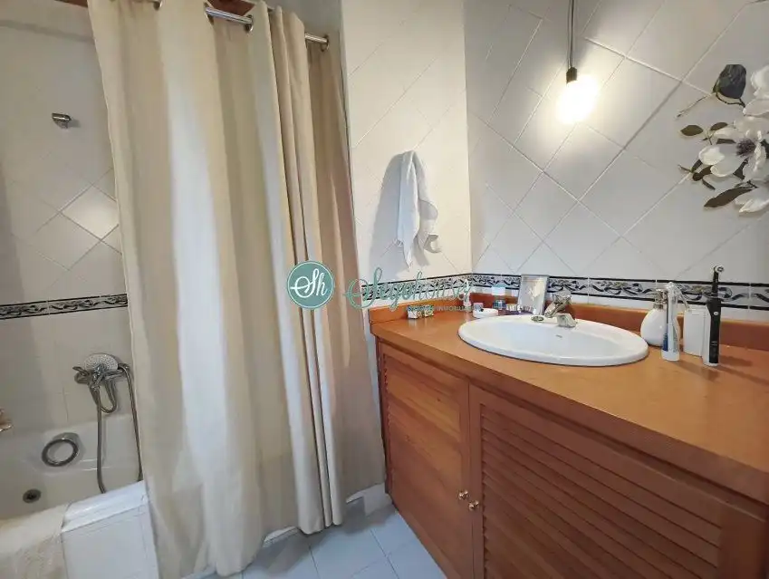 Baño de Casa o chalet en venta en Palazuelos de Eresma con Calefacción, Terraza y Amueblado