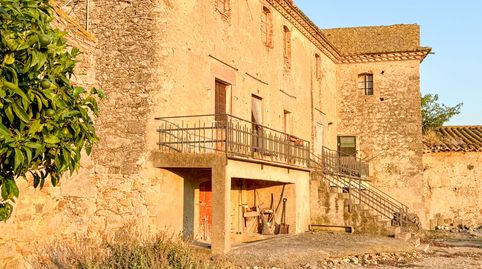 Foto 2 de Finca rústica en venda a Plaça Major , 3, Riumors, Girona