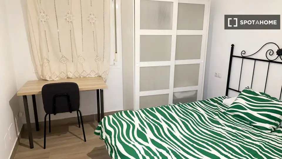 Schlafzimmer von Wohnung zur untervermieten in Málaga mit Klimaanlage, Terrasse und Möbliert