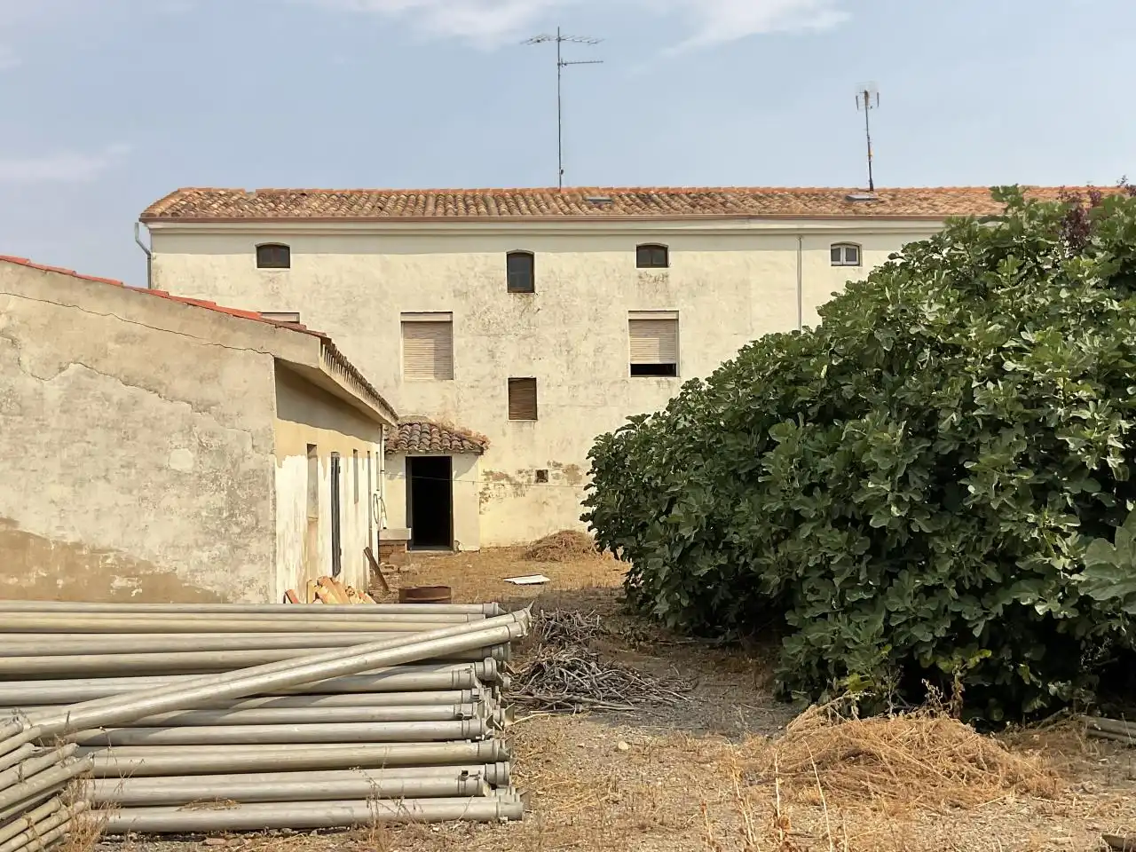 Exterior view of Houses for sale in Castildelgado  with Storage room and Furnished