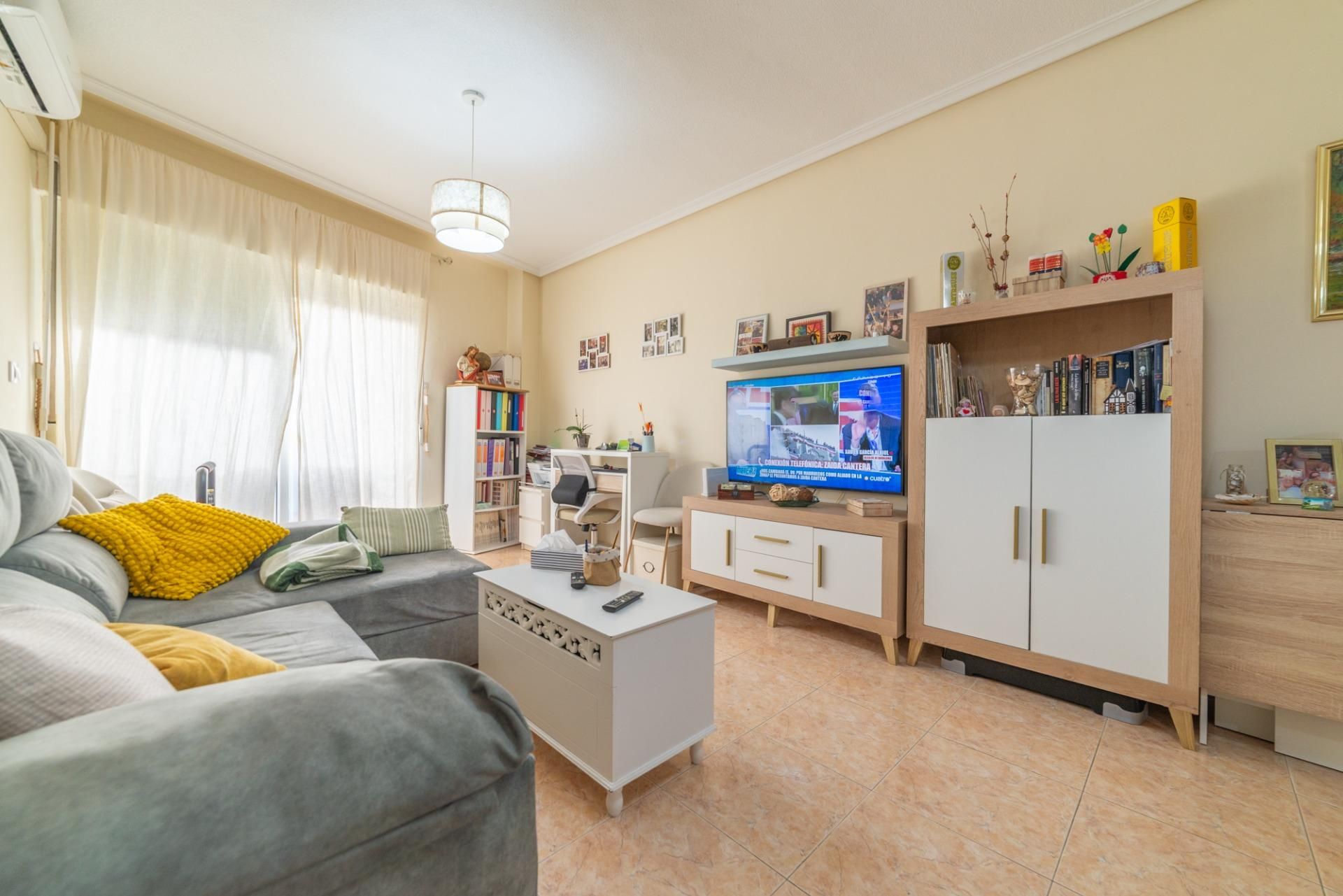 Sala d'estar de Apartament en venda en San Javier amb Aire condicionat, Terrassa i Moblat