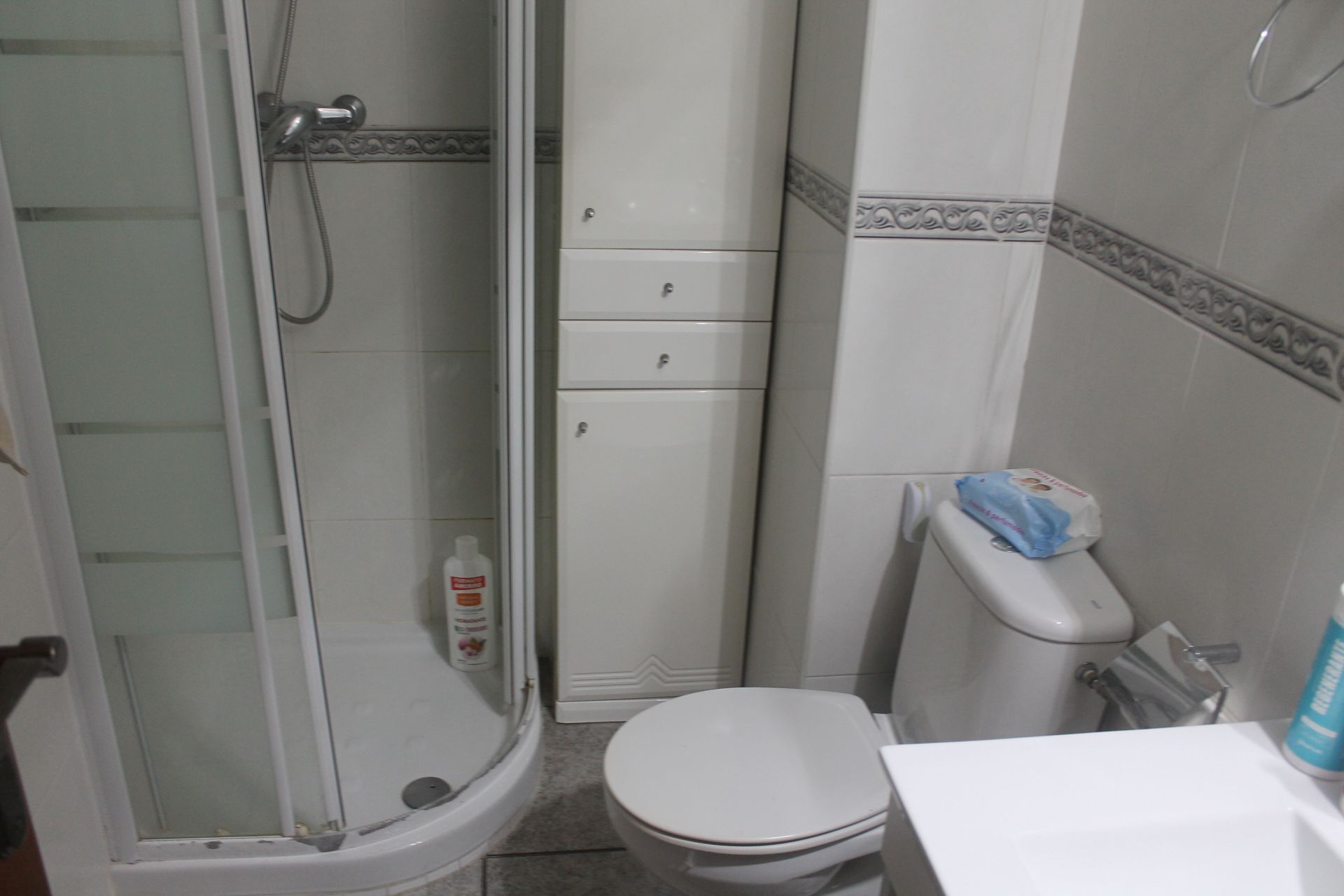 Baño de Piso para compartir en Sant Feliu de Llobregat con Aire acondicionado, Calefacción y Amueblado