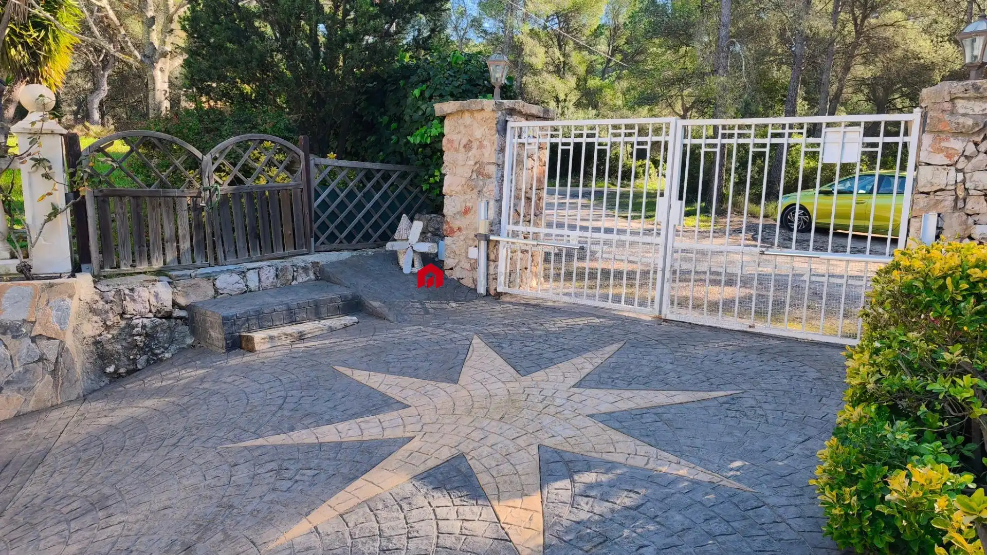 Aparcament de Casa o xalet en venda en Tortosa amb Calefacció, Jardí privat i Terrassa