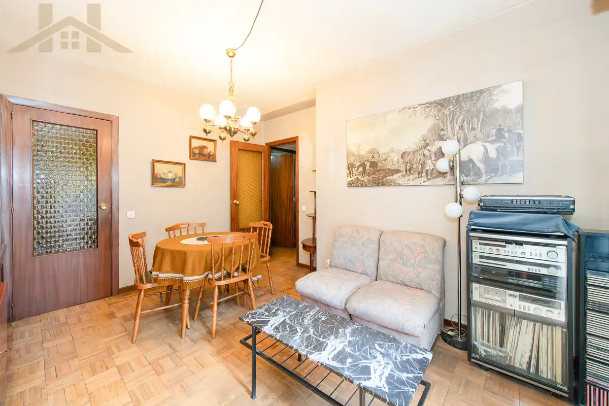 Living room of Flat for sale in Madrid  with Air Conditioner, Heating and Community pool