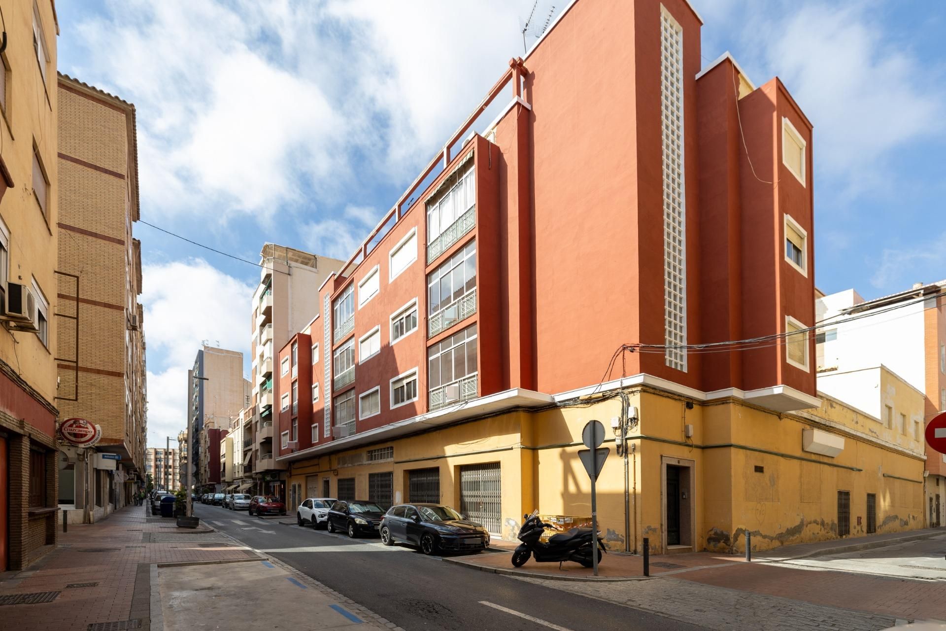 Vista exterior de Pis en venda en Motril amb Balcó