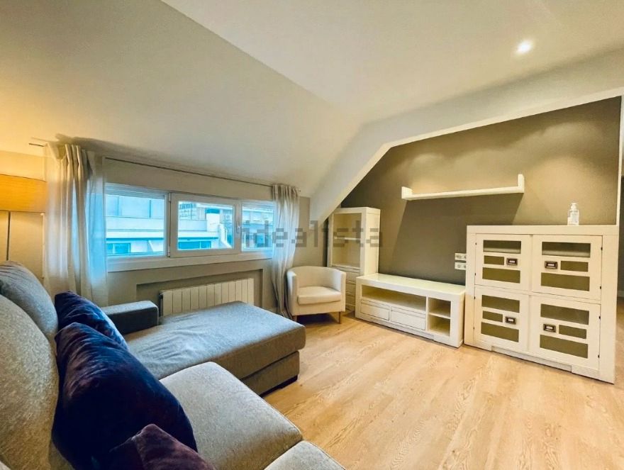 Àtic de lloguer a Egaña Kalea, Alhóndiga