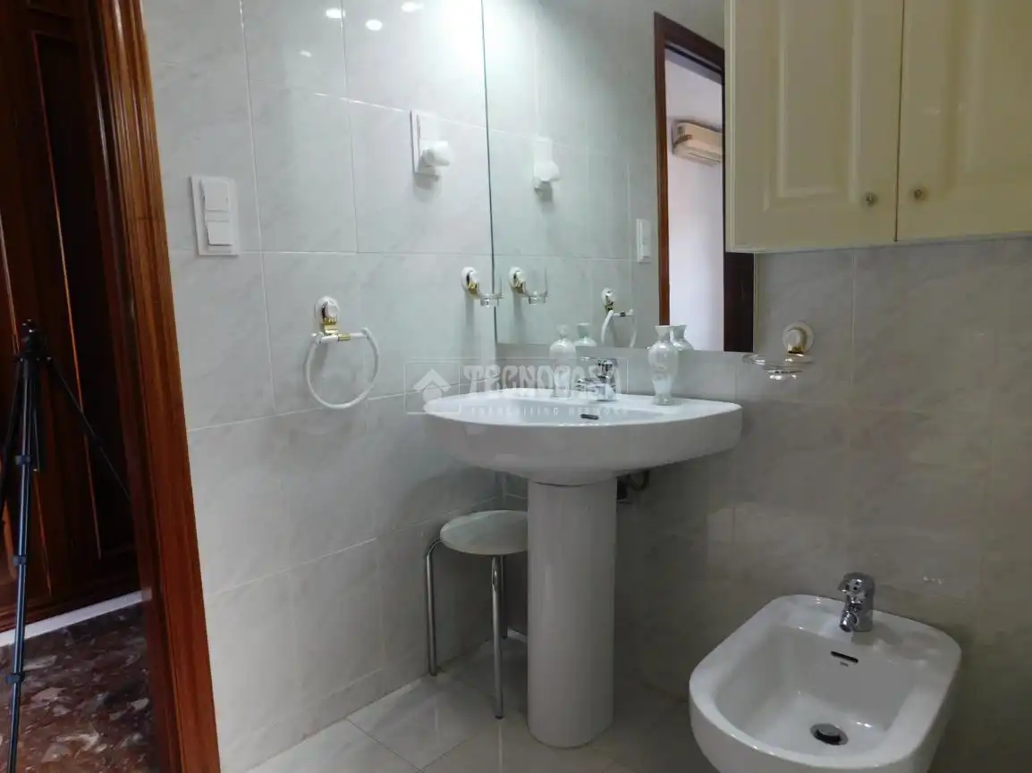 Bathroom of Flat for sale in Zaragoza  with Air Conditioner, Heating and Terrace