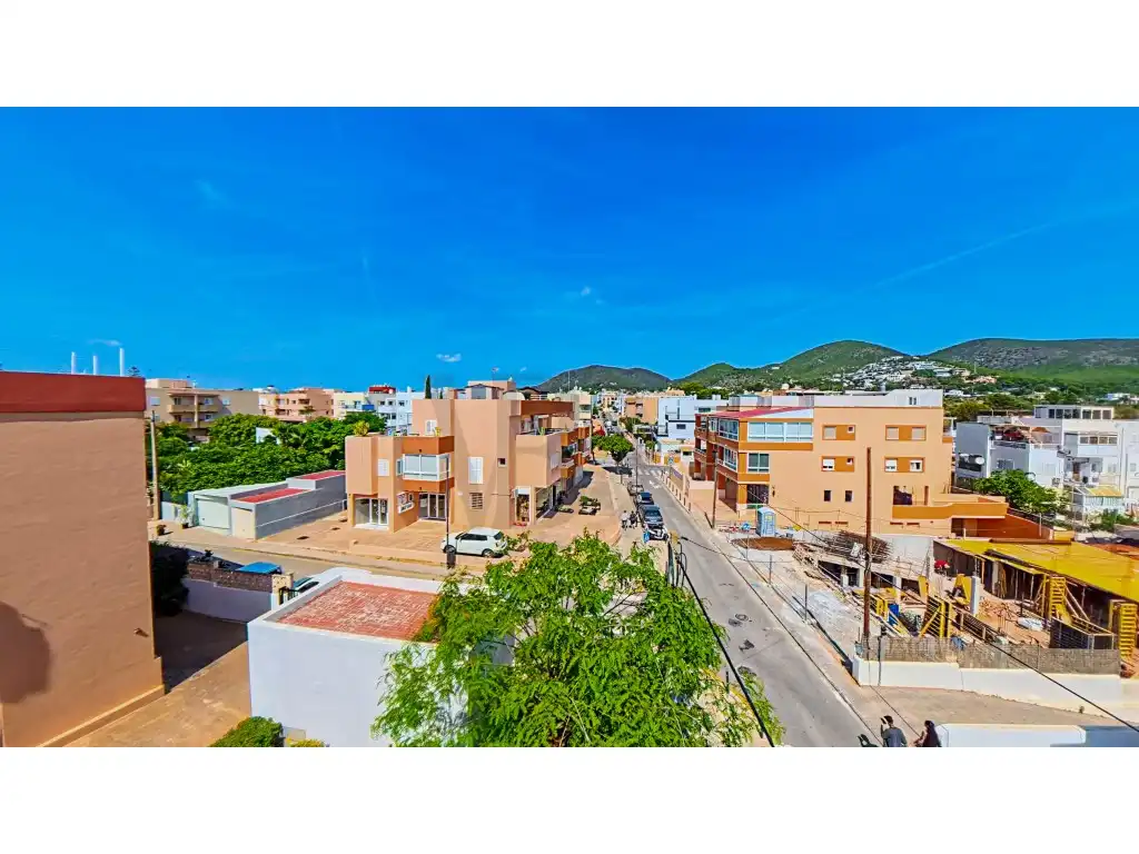 Vista exterior de Àtic en venda en Eivissa amb Terrassa