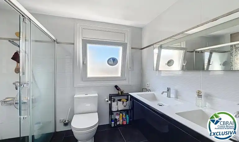 Casa con piscina en venta en Carrer Llobregat, imagen 35