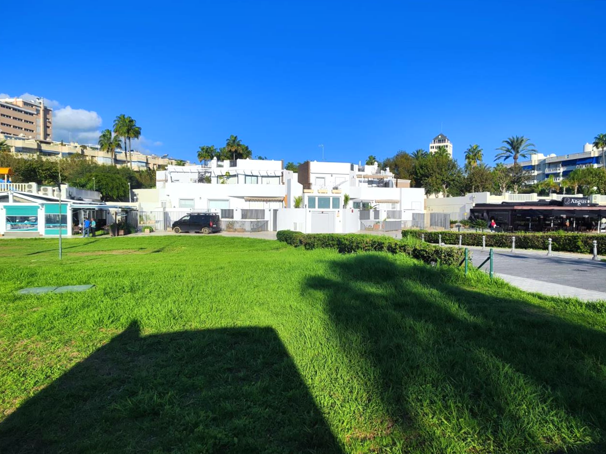Vista exterior de Garatge en venda en Torremolinos