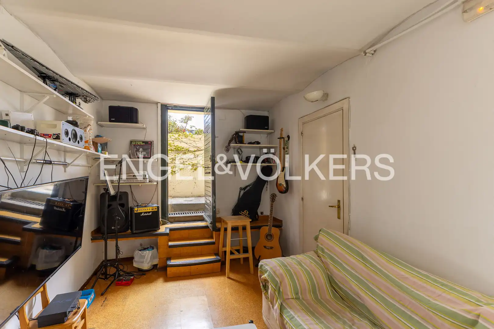Houses for sale in Madrid  with Air Conditioner, Heating and Private garden