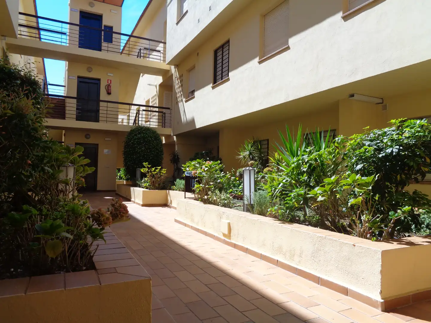 Vista exterior de Apartamento en venta en Islantilla con Aire acondicionado, Calefacción y Jardín privado