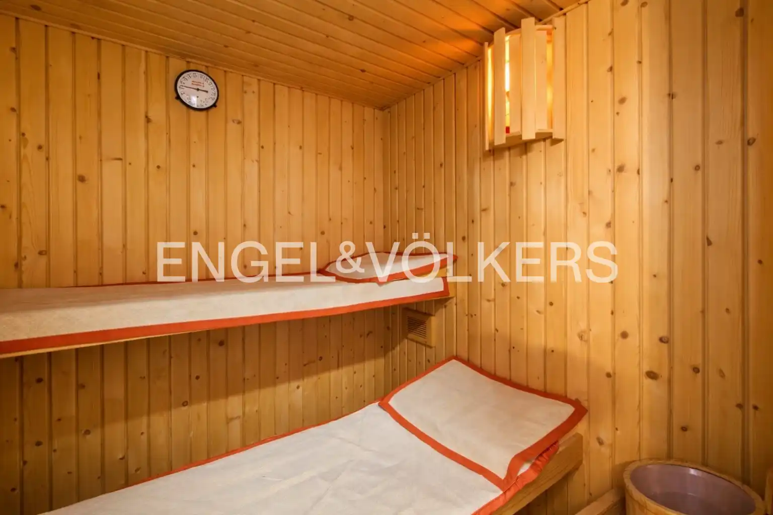 Bedroom of Houses for sale in Terrassa  with Air Conditioner, Heating and Private garden