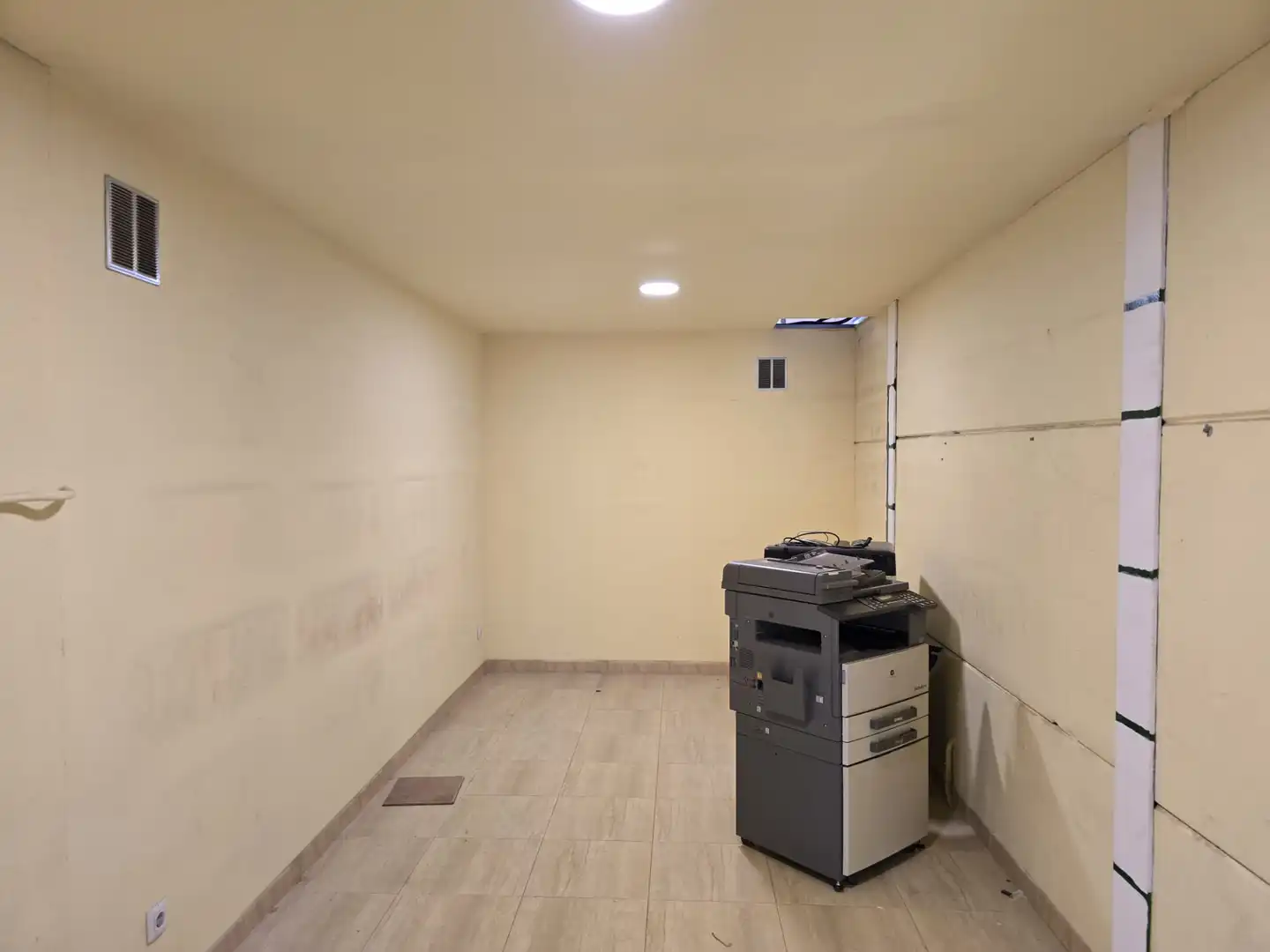 Nave industrial en alquiler en Urbanización Este - Montepríncipe, imagen 10