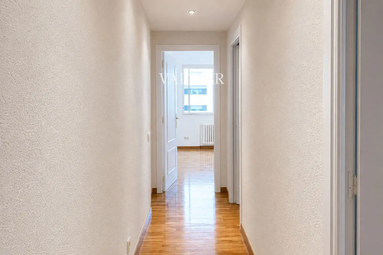 Flat for rent in Madrid  with Air Conditioner, Swimming Pool and Community pool
