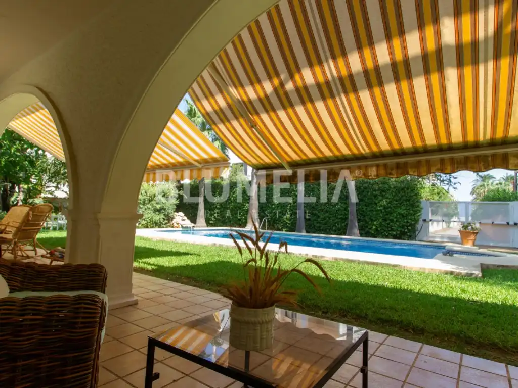 Jardí de Casa o xalet en venda en Dénia amb Aire condicionat, Jardí privat i Terrassa