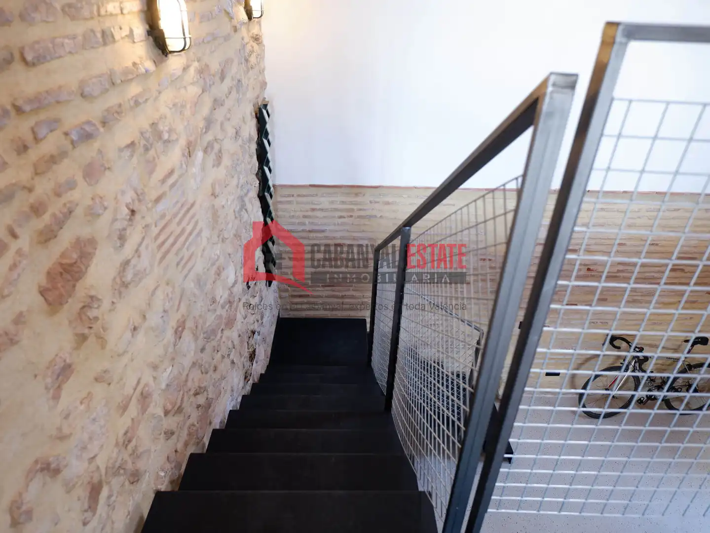 Houses for sale in Valencia  with Air Conditioner and Heating