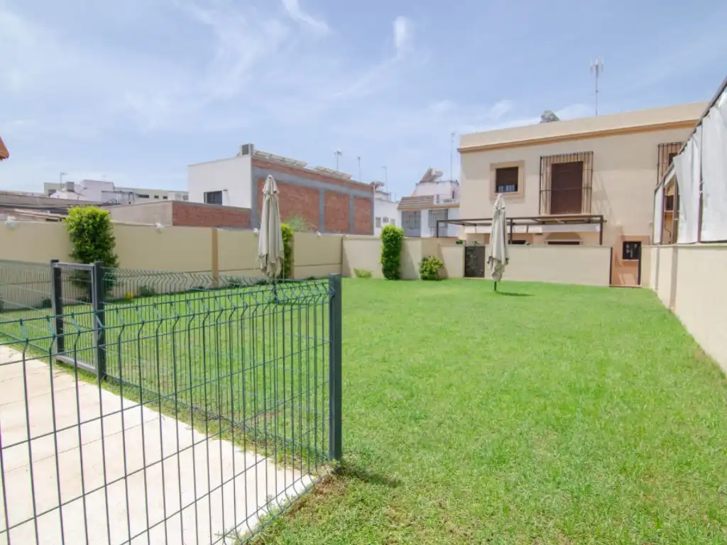 Jardí de Casa o xalet en venda en La Rinconada