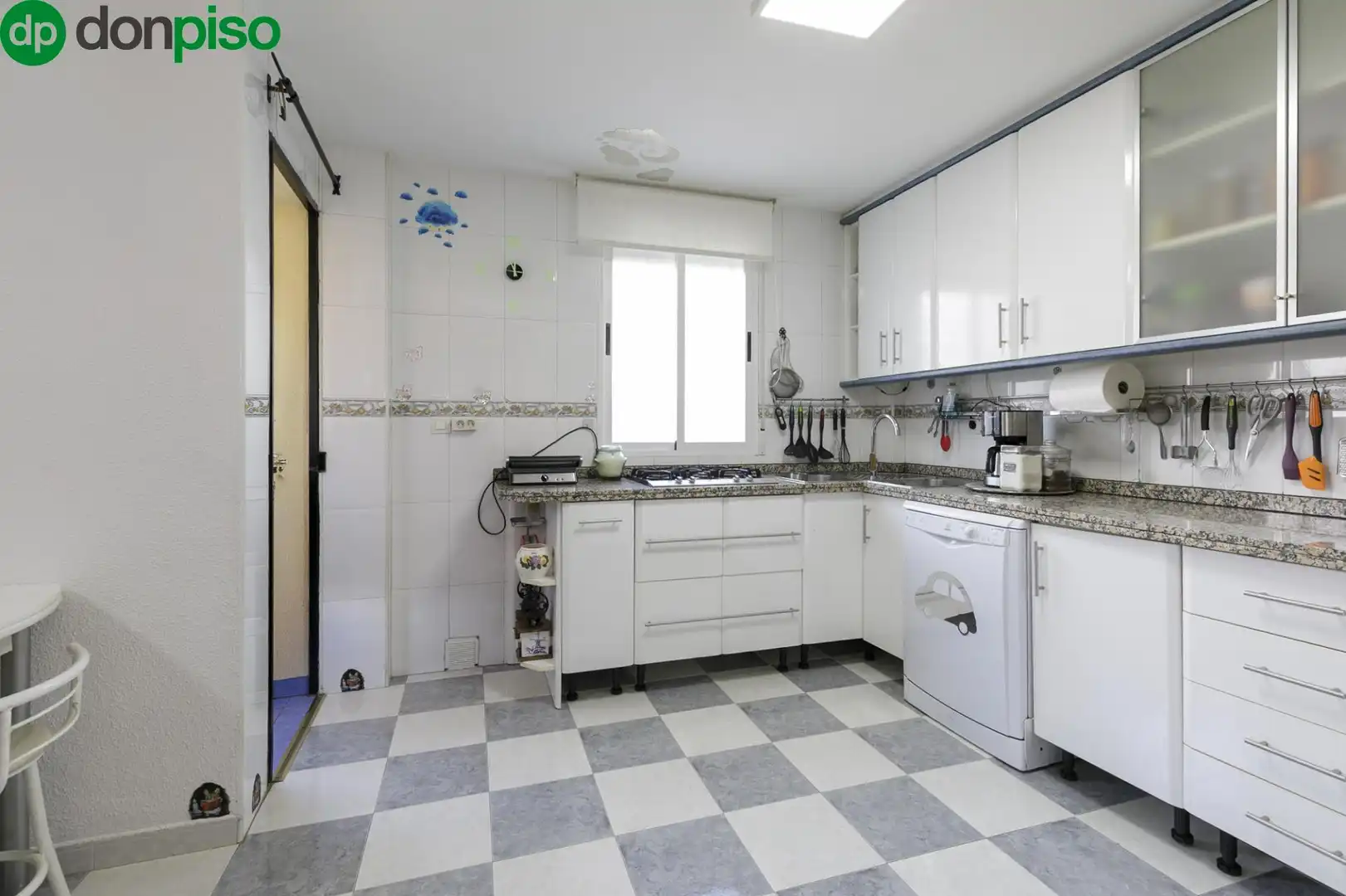 Cocina de Casa adosada en venta en Vegas del Genil con Terraza y Piscina comunitaria