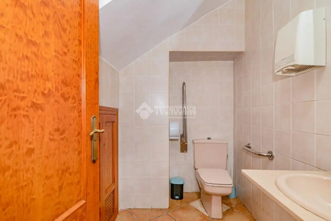 Baño de Casa adosada en venta en Loja con Trastero