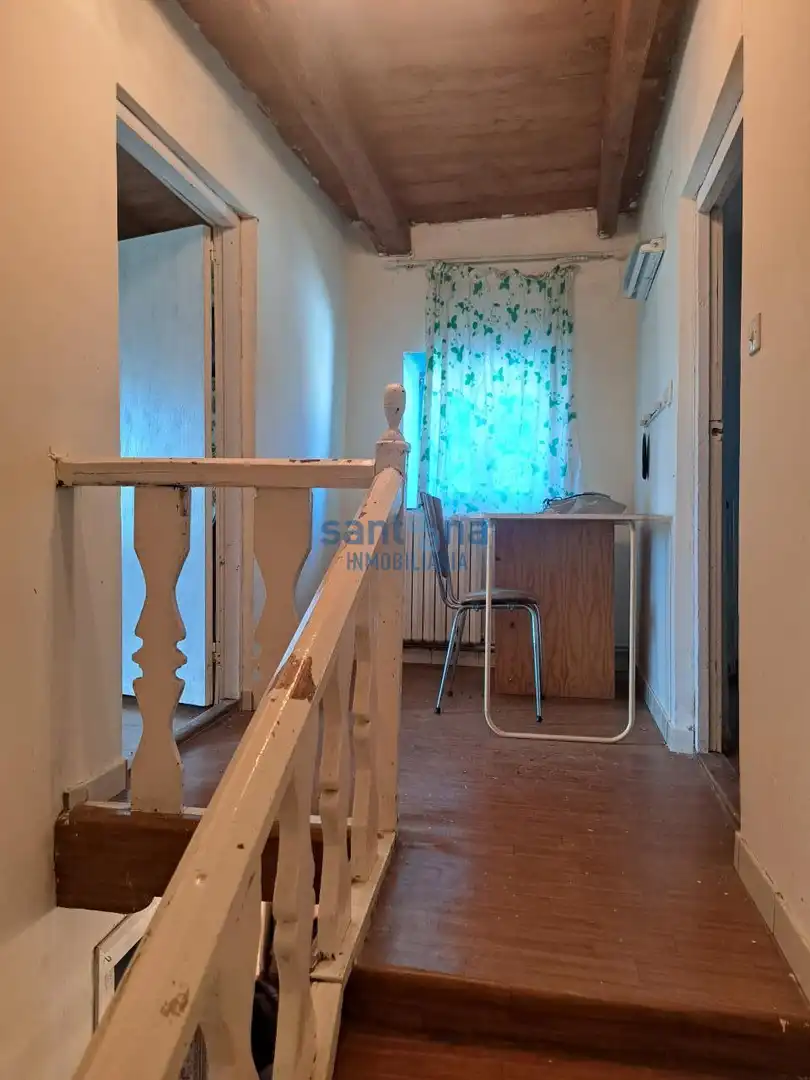 Dormitori de Casa o xalet en venda en Gradefes amb Calefacció, Jardí privat i Traster