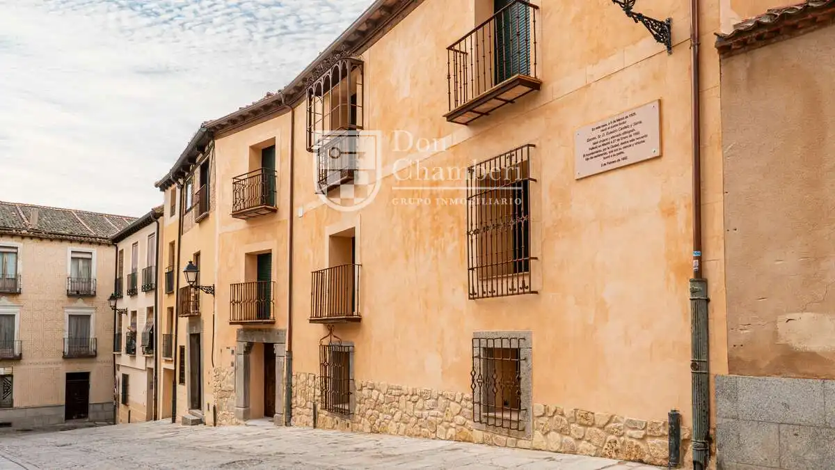Vista exterior de Apartament de lloguer en Segovia amb Calefacció, Terrassa i Moblat