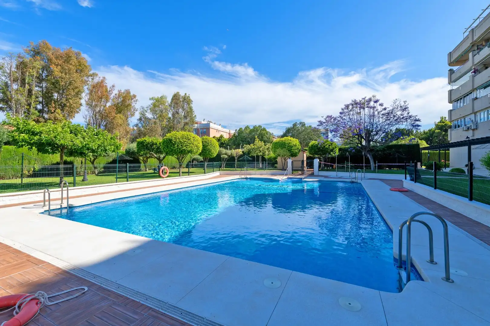 Piscina de Piso en venta en Málaga con Terraza, Trastero y Piscina comunitaria