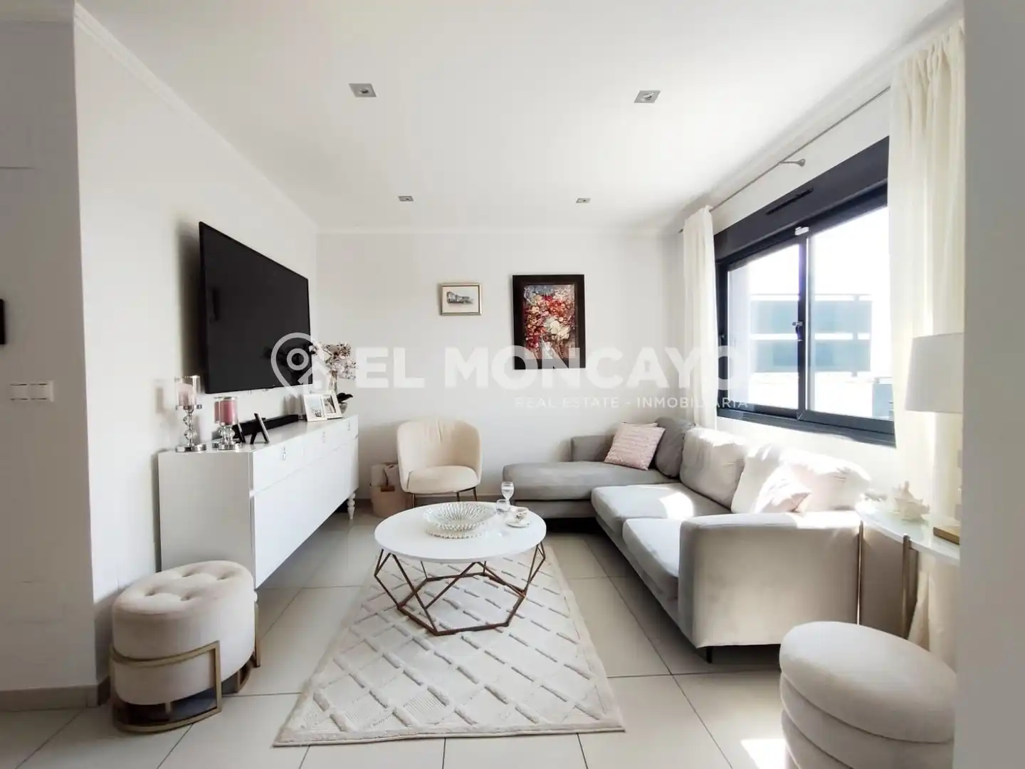 Sala d'estar de Casa adosada en venda en Orihuela amb Aire condicionat, Calefacció i Jardí privat