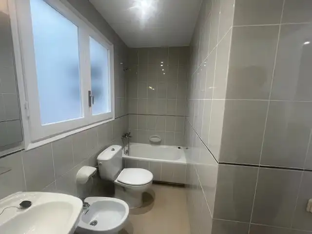 Bathroom of Flat for rent in Sant Cugat del Vallès  with Heating and Oven