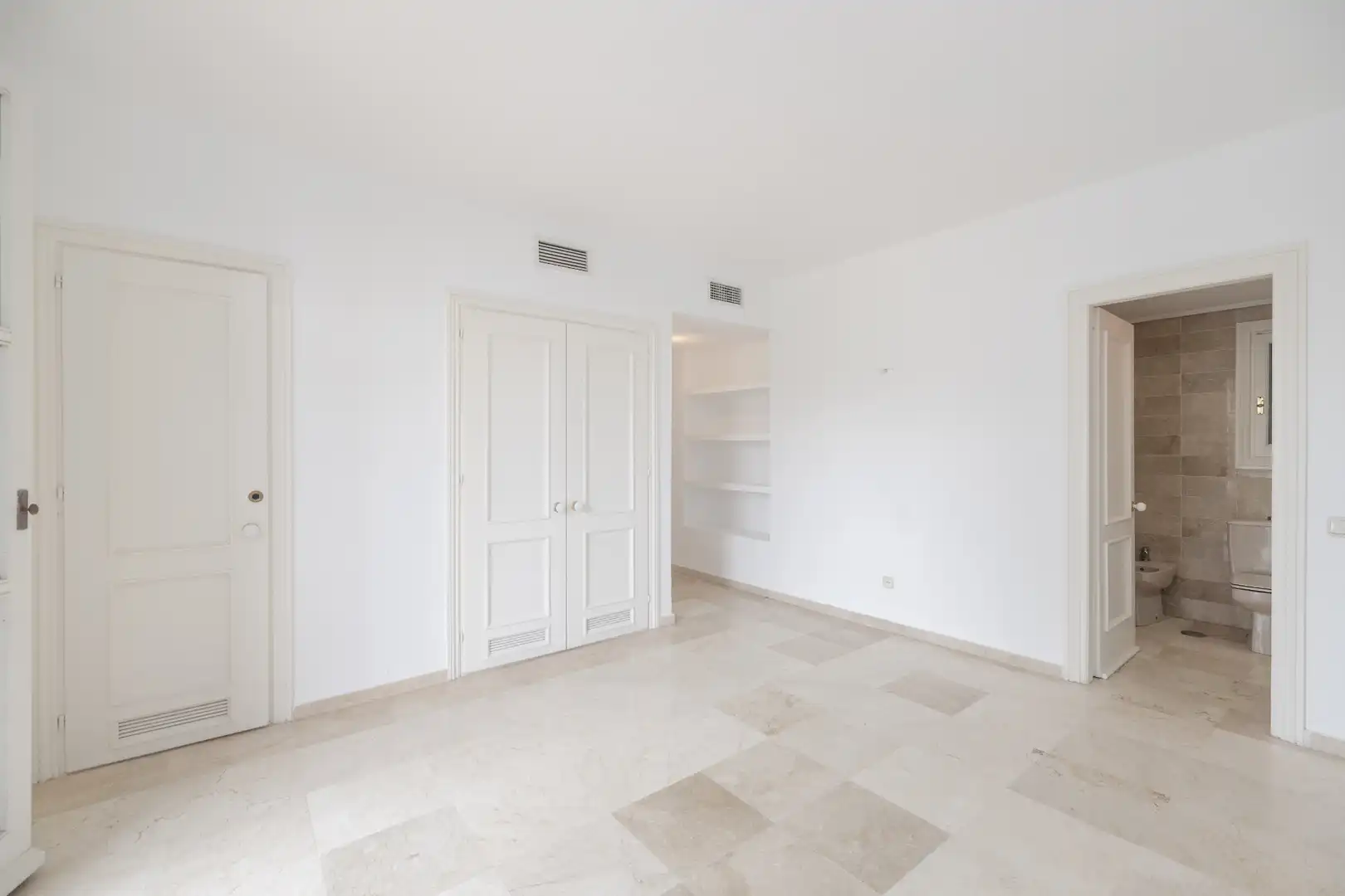 Piso en venta en Marbella con Terraza, Trastero y Balcón